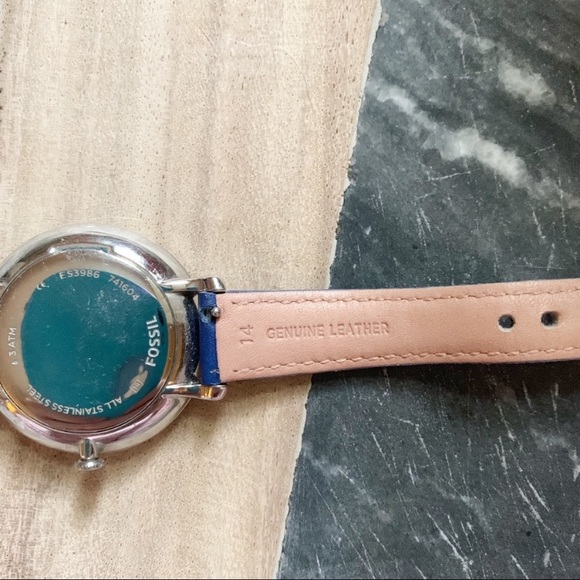 FOSSIL• navy blue and silver genuine leather watch - Picture 6 of 8